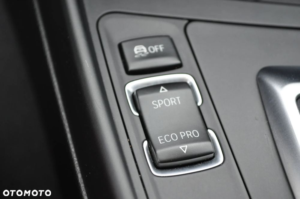 BMW Seria 1 116i - 33