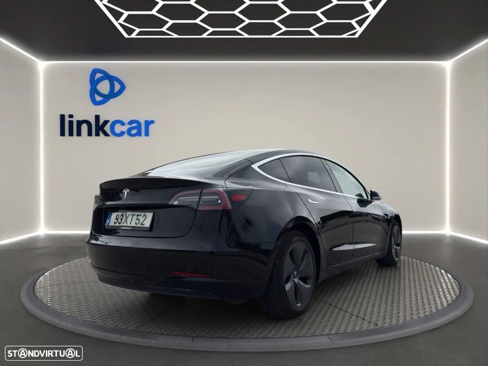 Tesla Model 3 - 8
