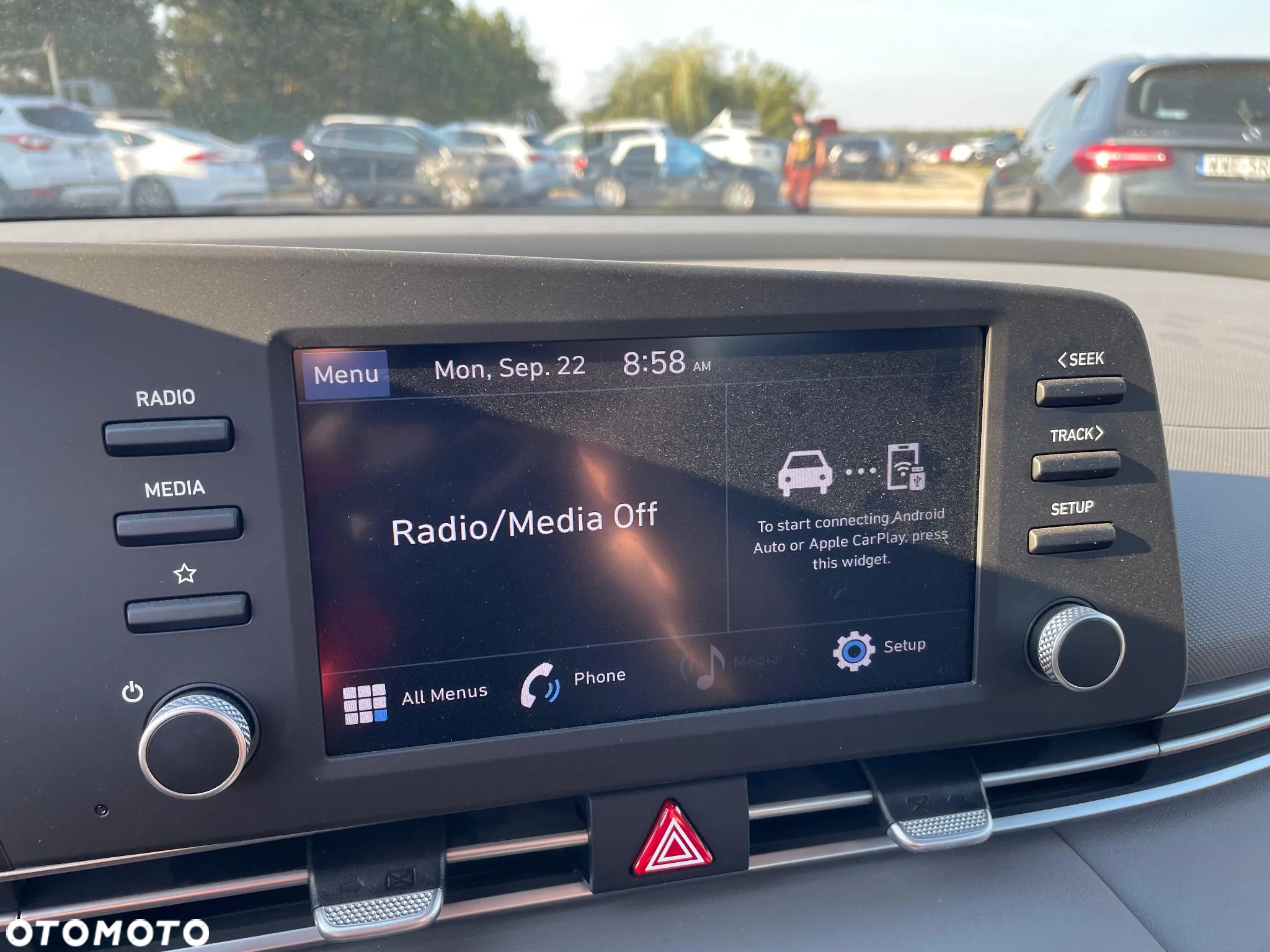 Hyundai Elantra - 12