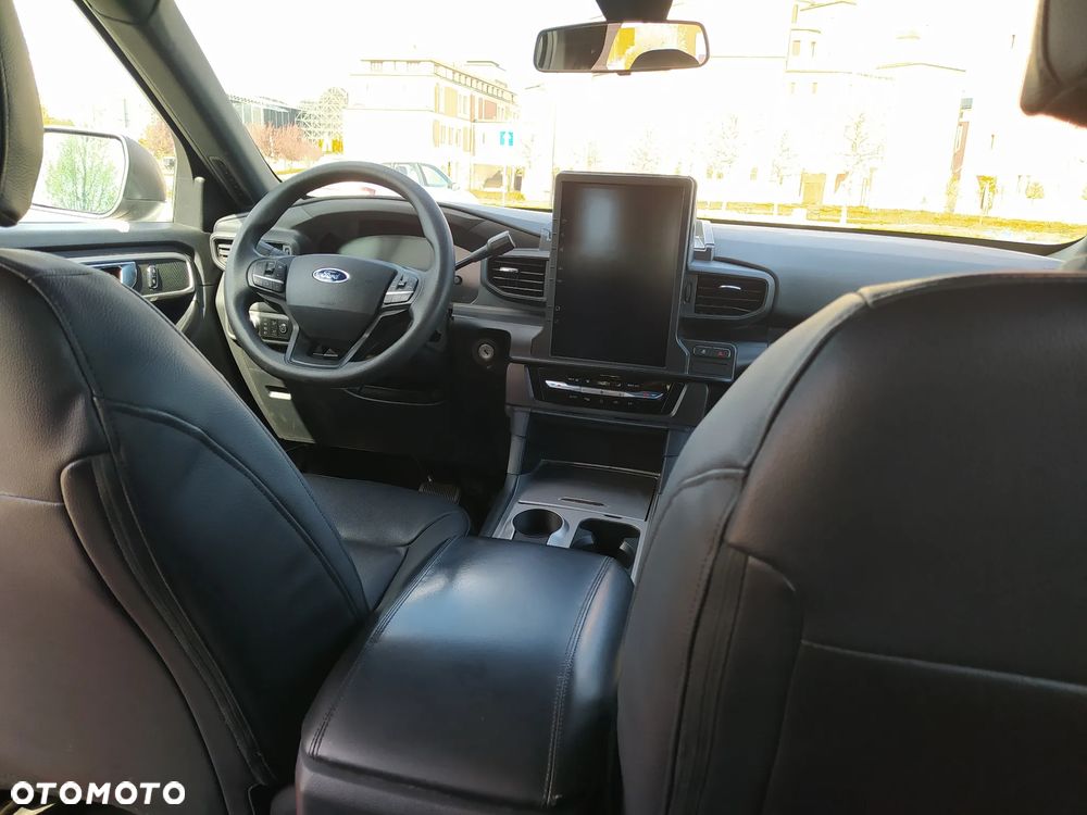 Ford Explorer - 23
