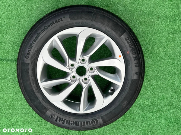 Hyundai Tucson ix35 Koło Felga z oponą 225/60 17 V 99 V NOWA 52910D7280