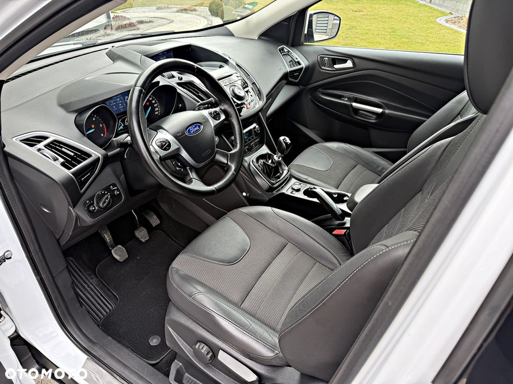 Ford Kuga 2.0 TDCi 2x4 Titanium - 23