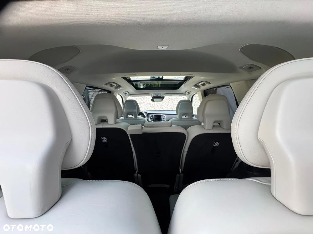 Volvo XC 90 - 25