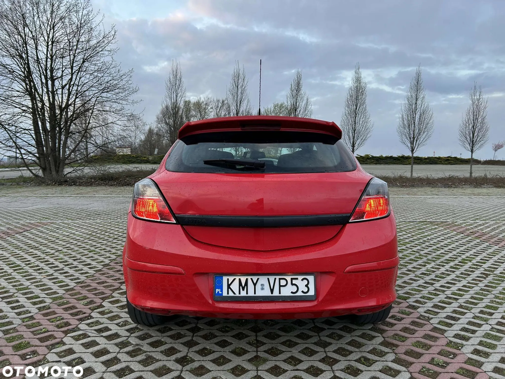 Opel Astra GTC 1.8 Cosmo - 4