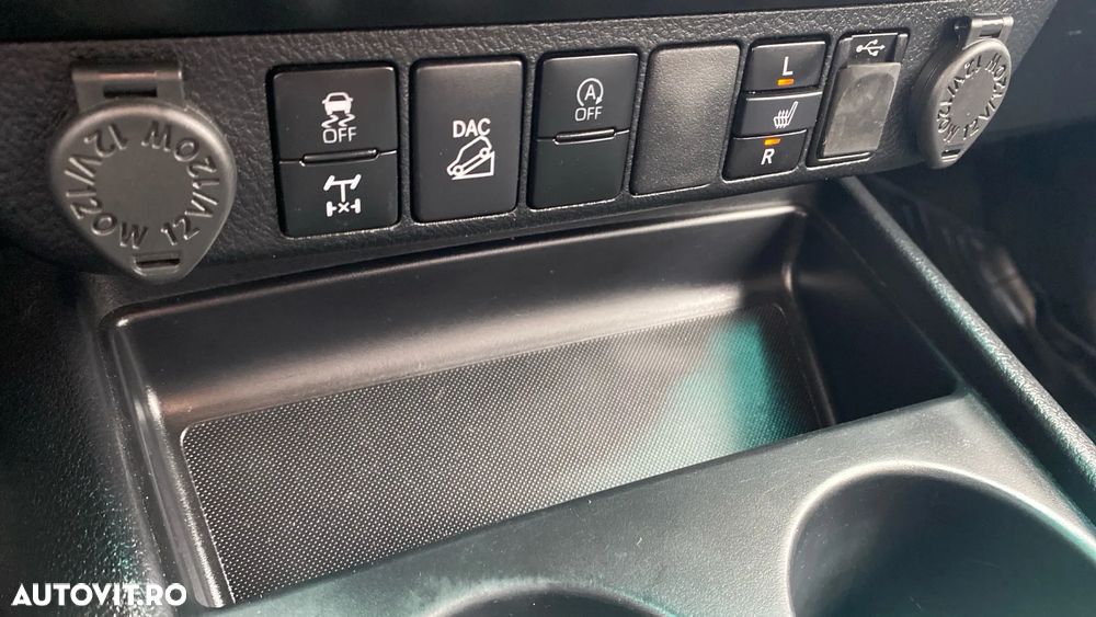 Toyota Hilux 2.8D 204CP 4x4 Double Cab AT Invincible - 17