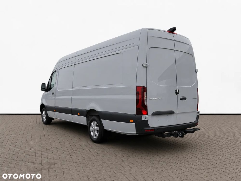 Mercedes-Benz Sprinter - 4