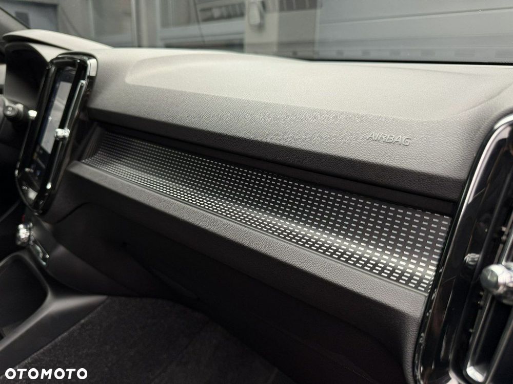 Volvo XC 40 D3 SCR R-Design - 27