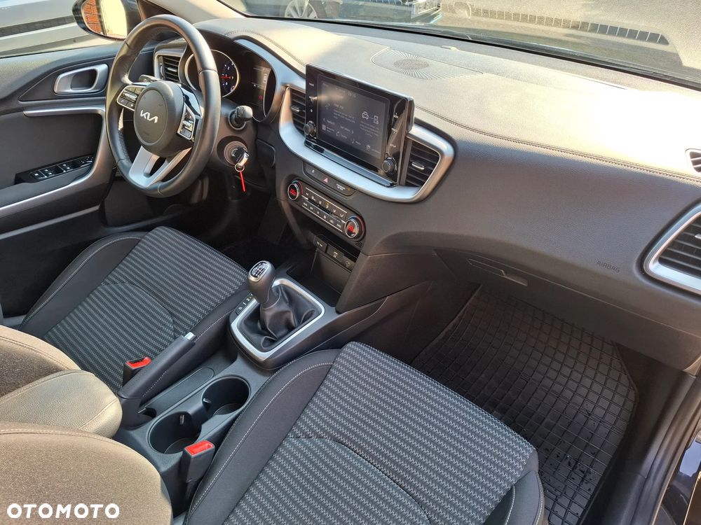 Kia Ceed 1.5 T-GDI M - 25
