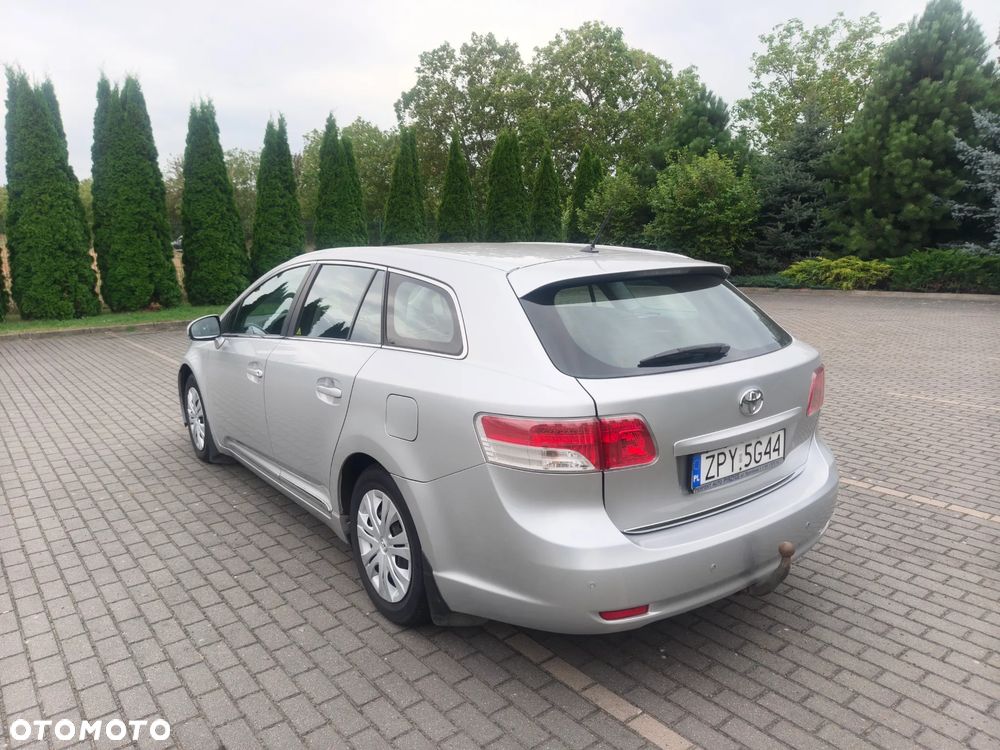 Toyota Avensis 2.0 D-4D Luna - 5