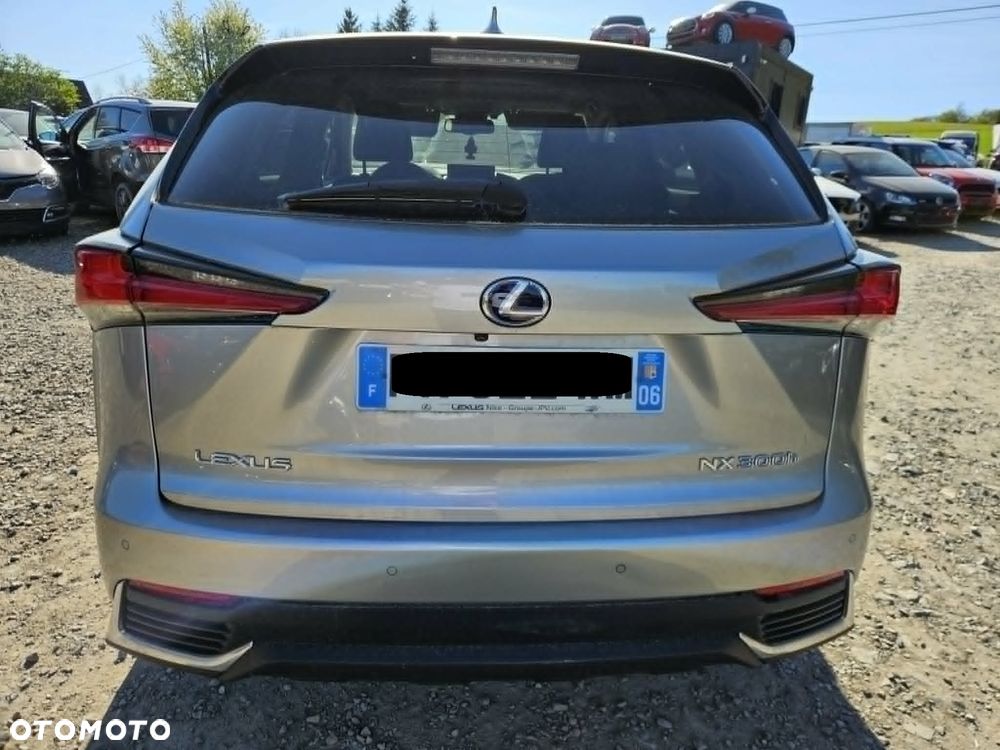 Lexus NX 300h - 9