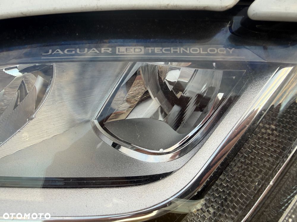 Jaguar F-Pace 25t AWD Prestige - 8
