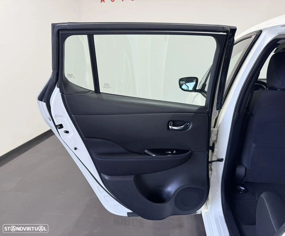 Nissan Leaf Acenta Access - 41