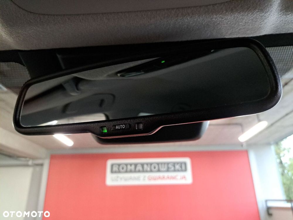 Toyota Yaris Hybrid 1.5 Style - 29
