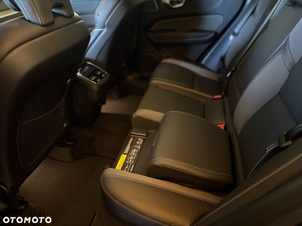 Volvo XC 60 B5 B AWD Ultra Black Edition - 7