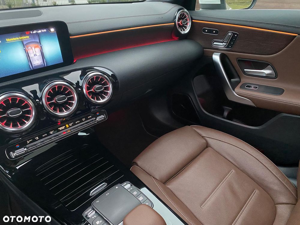Mercedes-Benz CLA 220 d 4-Matic AMG Line 8G-DCT - 28