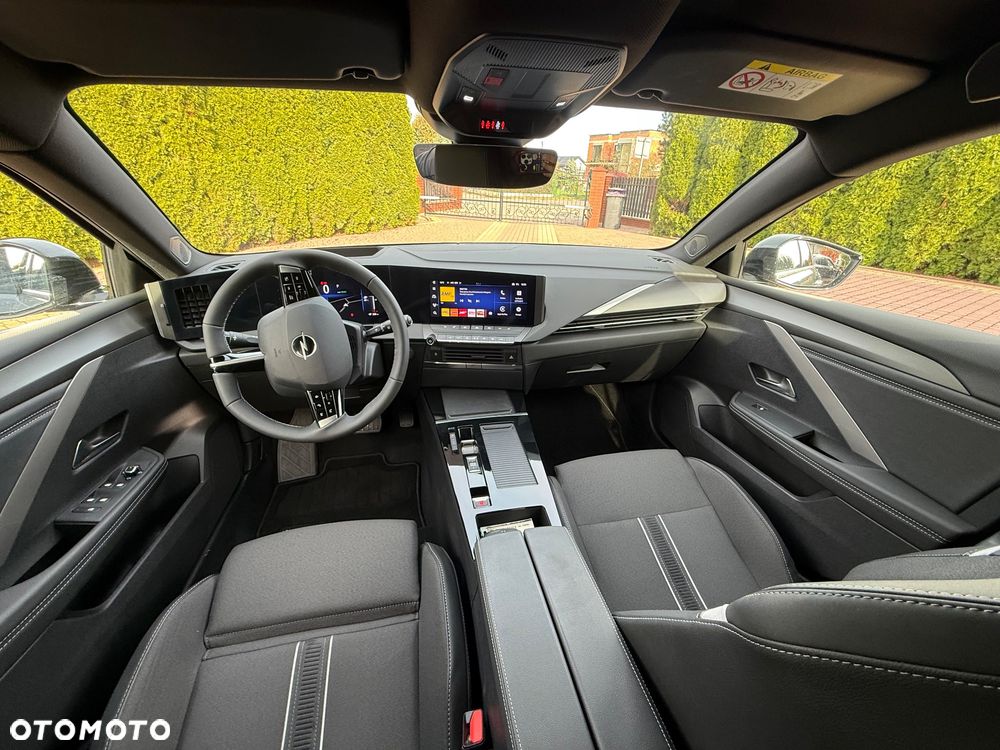 Opel Astra GS - 17
