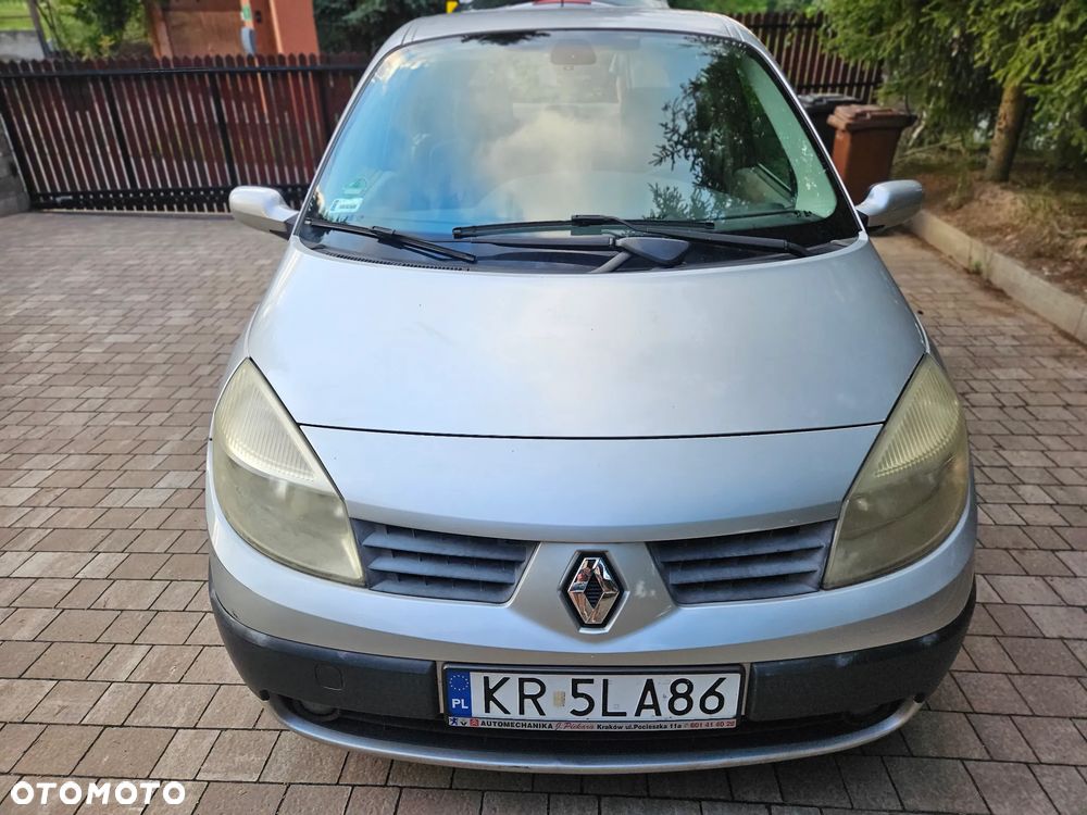 Renault Scenic 1.6 16V Emotion - 11