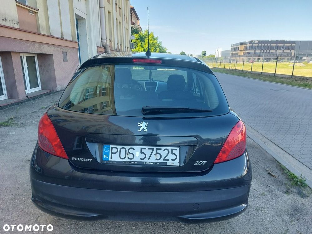 Peugeot 207 - 8