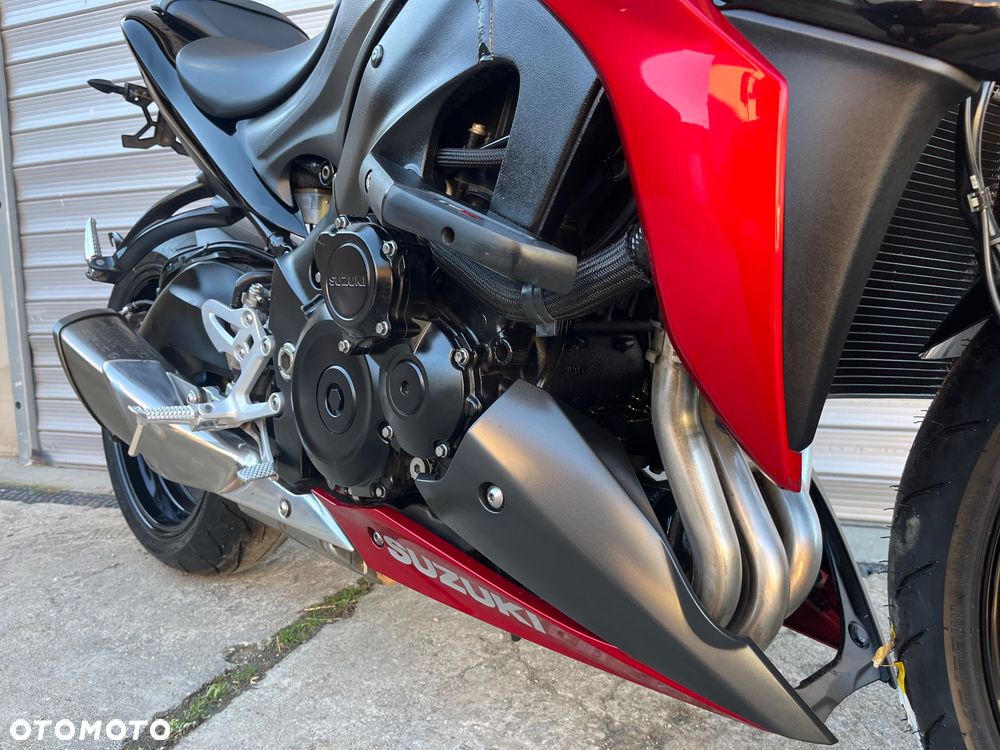Suzuki GSX 1000 - 31