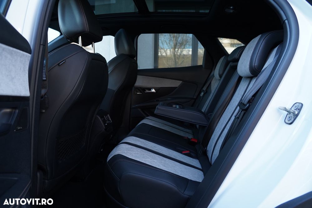 Peugeot 3008 PHEV EAT8 4X4 GT Pack - 27