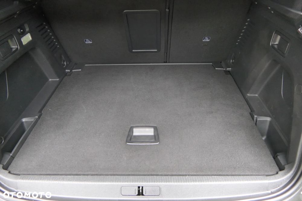 Peugeot 3008 1.5 BlueHDi Allure S&S EAT8 - 36
