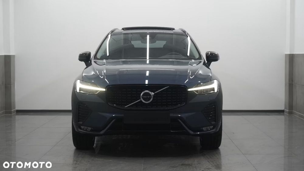 Volvo XC 60 B5 B AWD Plus Dark - 3
