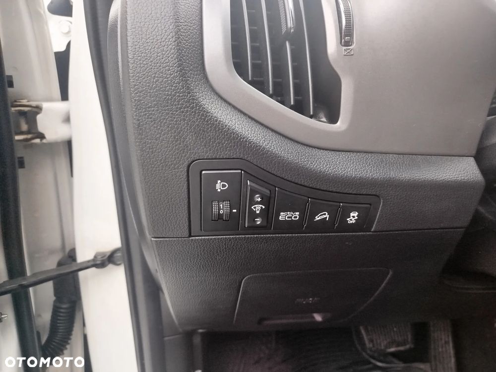 Kia Sportage 2,0 CRDI AWD Spirit - 33