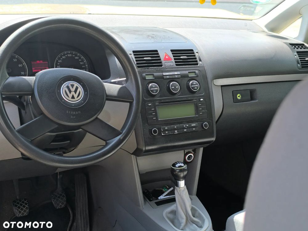 Volkswagen Touran - 9