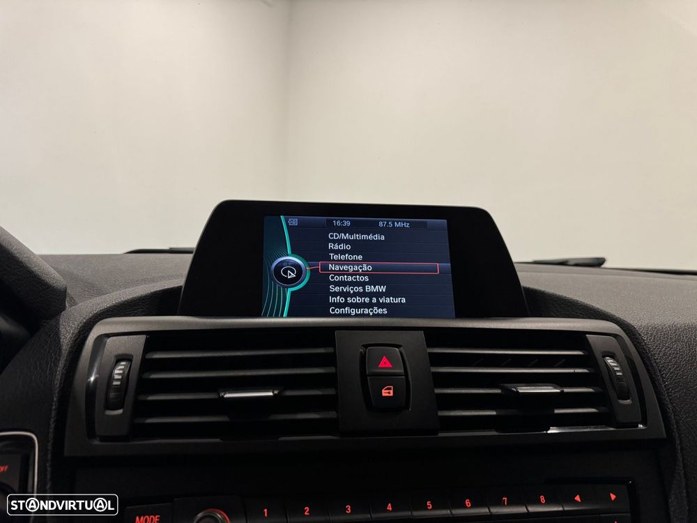 BMW 116 d Line Urban - 31