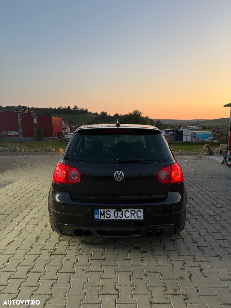 Volkswagen Golf - 1