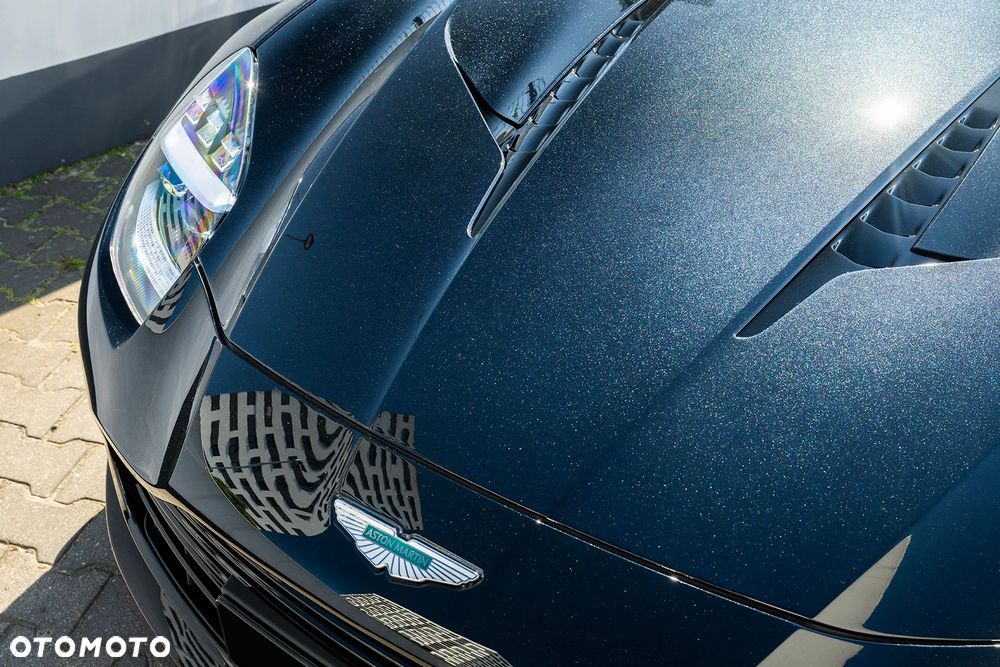 Aston Martin Vanquish - 9
