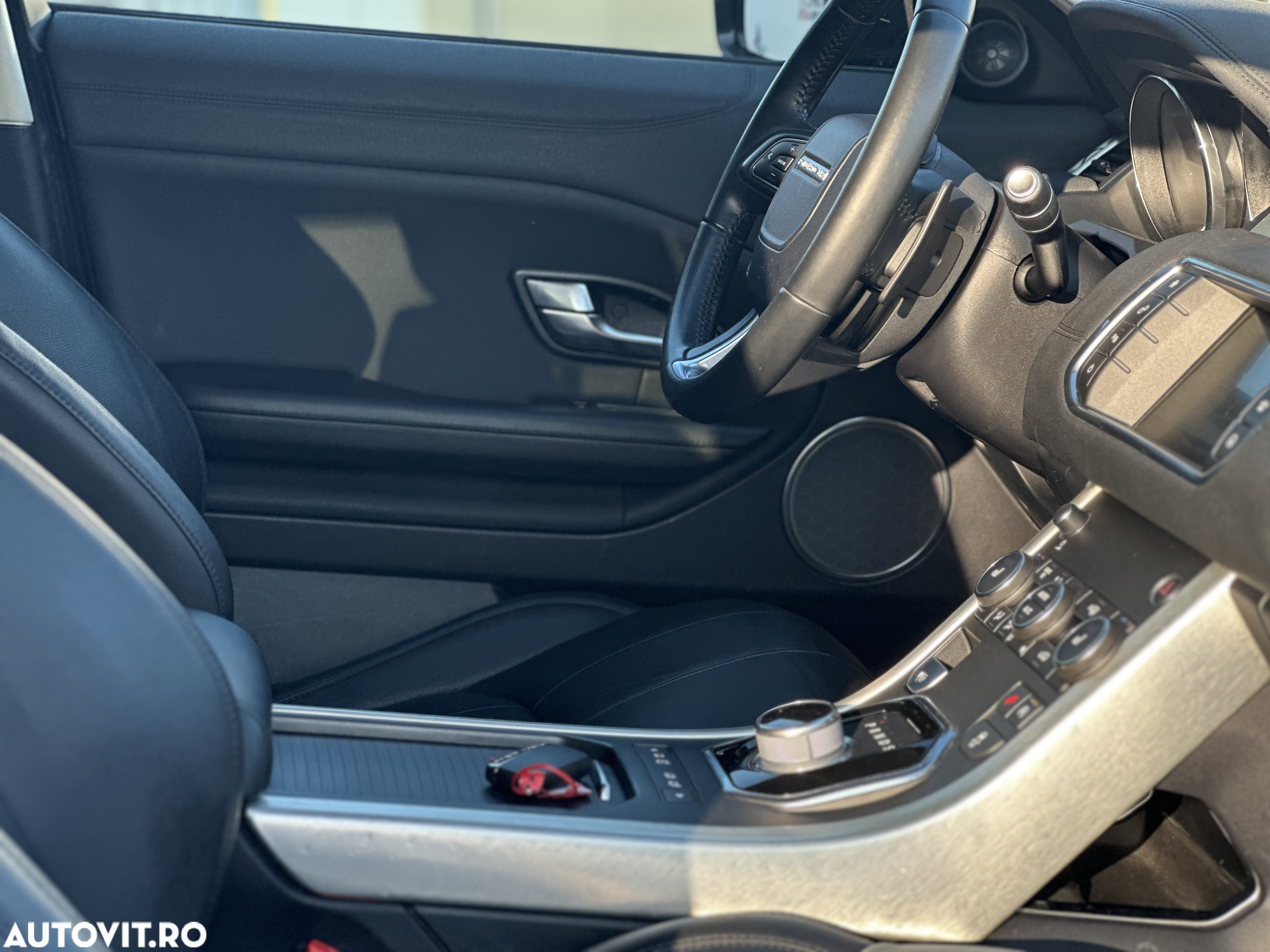 Land Rover Range Rover Evoque - 32
