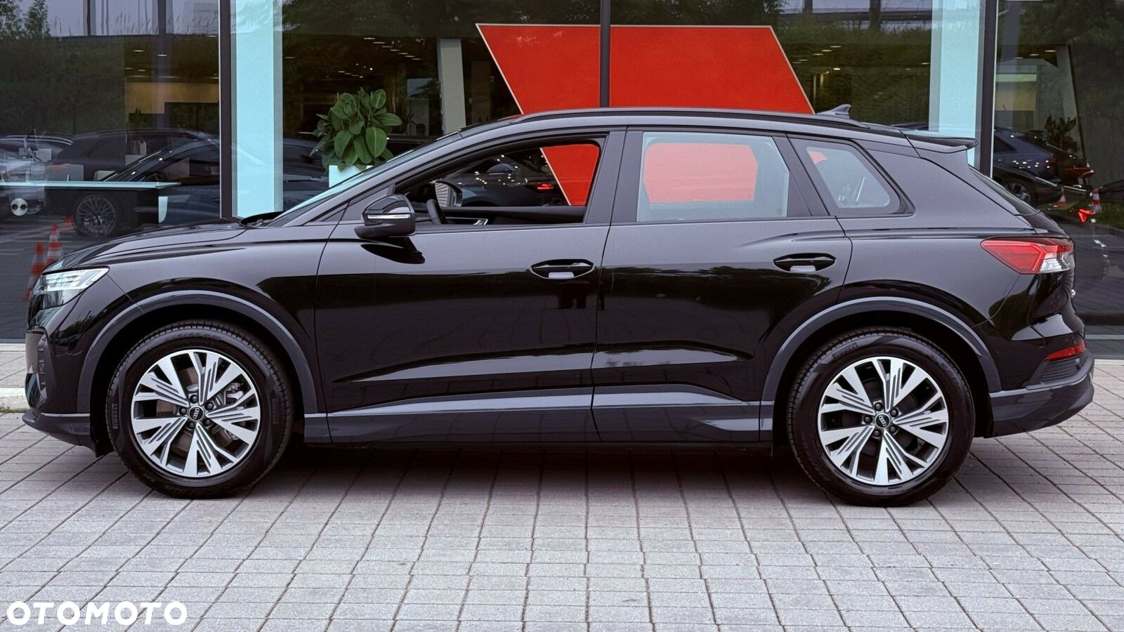 Audi Q4 e-tron - 7