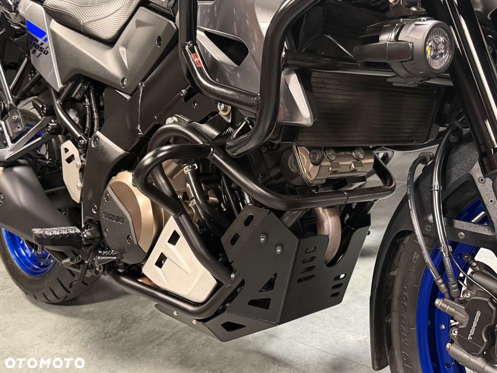 Suzuki V-STROM - 18