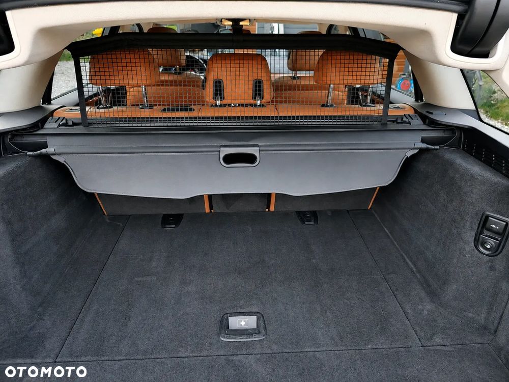BMW Seria 5 540d xDrive mHEV - 29