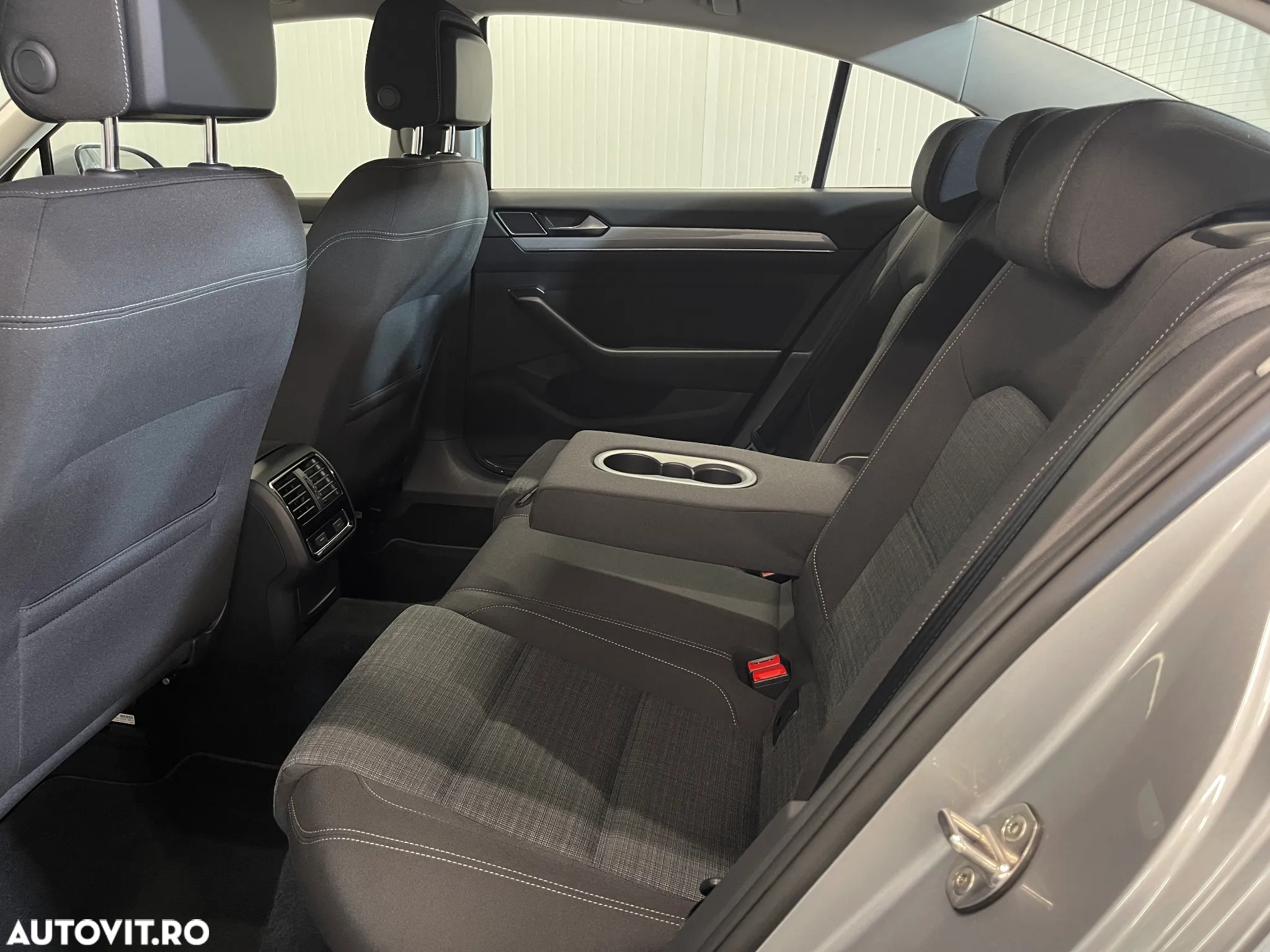 Volkswagen Passat 2.0 TDI DSG Comfortline - 12
