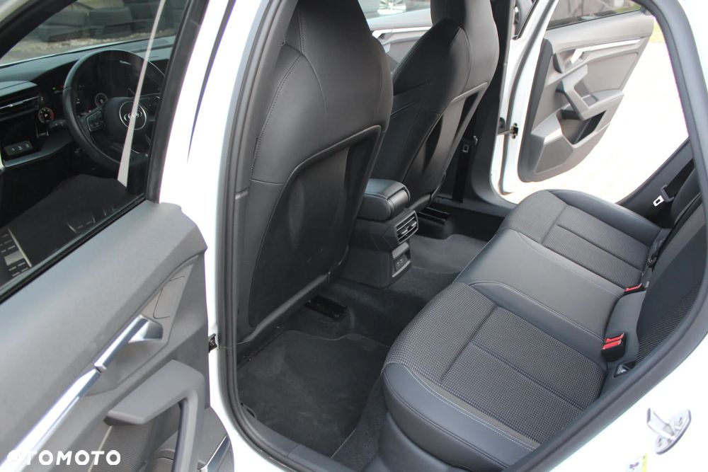 Audi A3 Sportback 35 TDI S tronic S line - 23