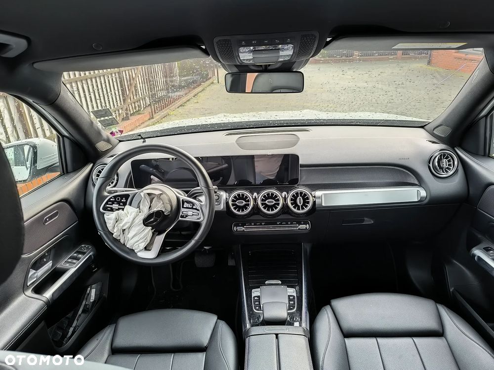 Mercedes-Benz GLB - 12