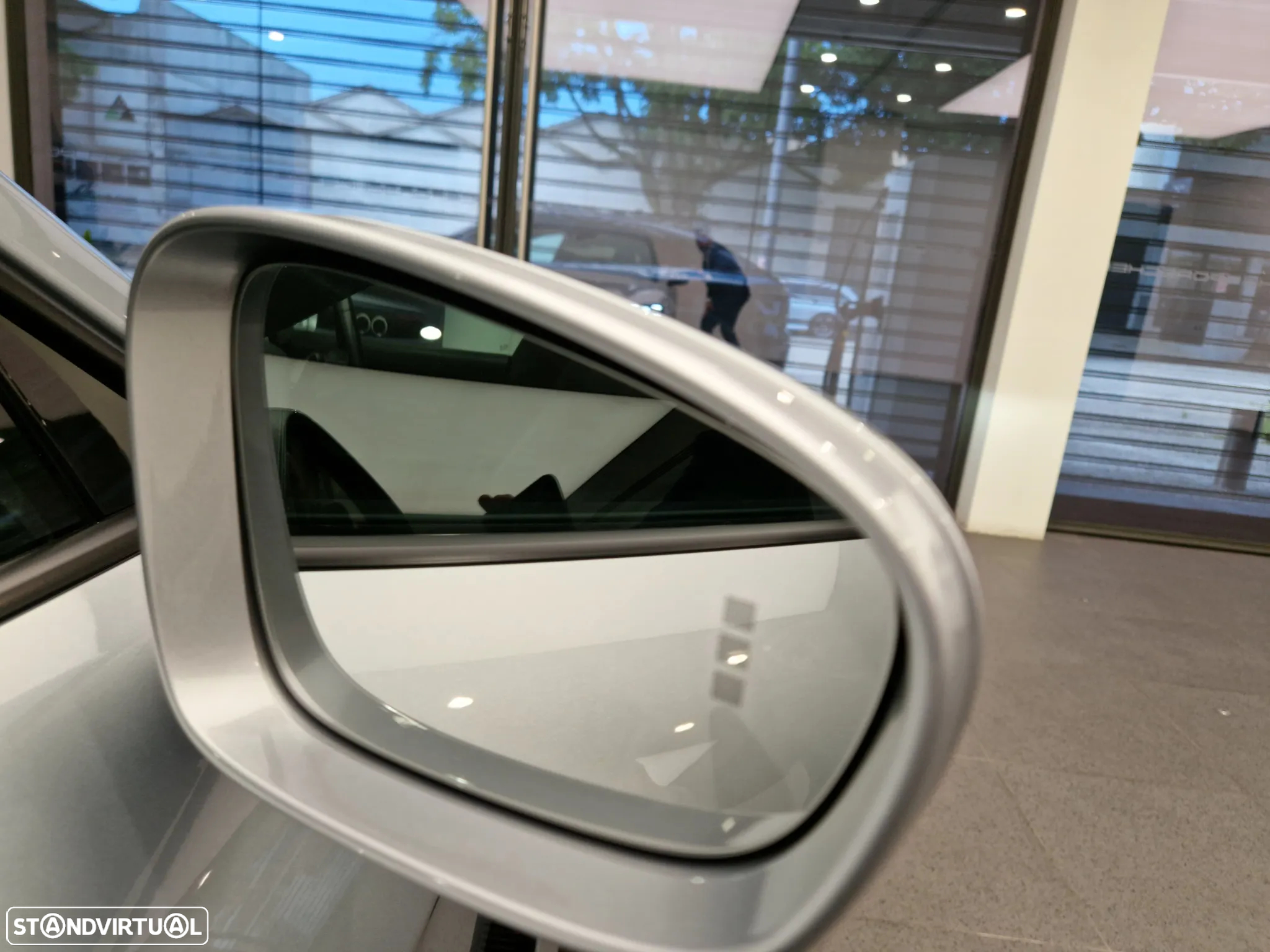 Porsche Taycan Standard - 10