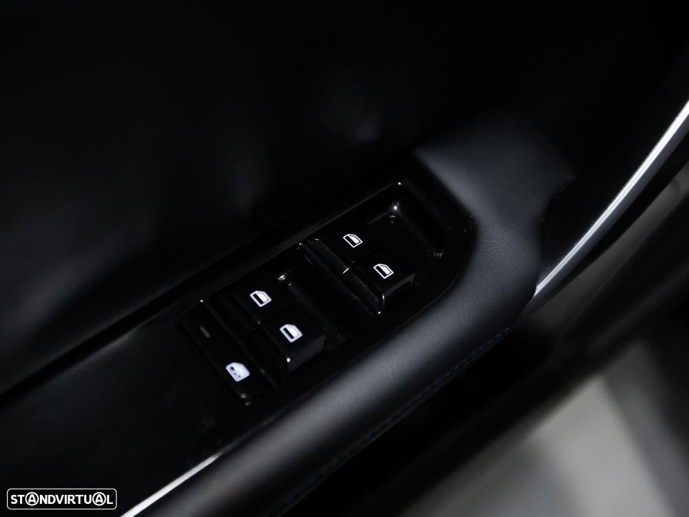 MG MG4 64 kWh Luxury - 15