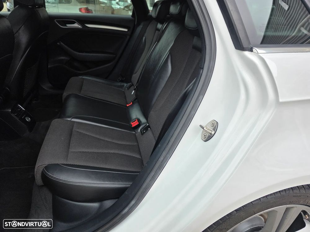 Audi A3 1.6 TDI S-line - 28