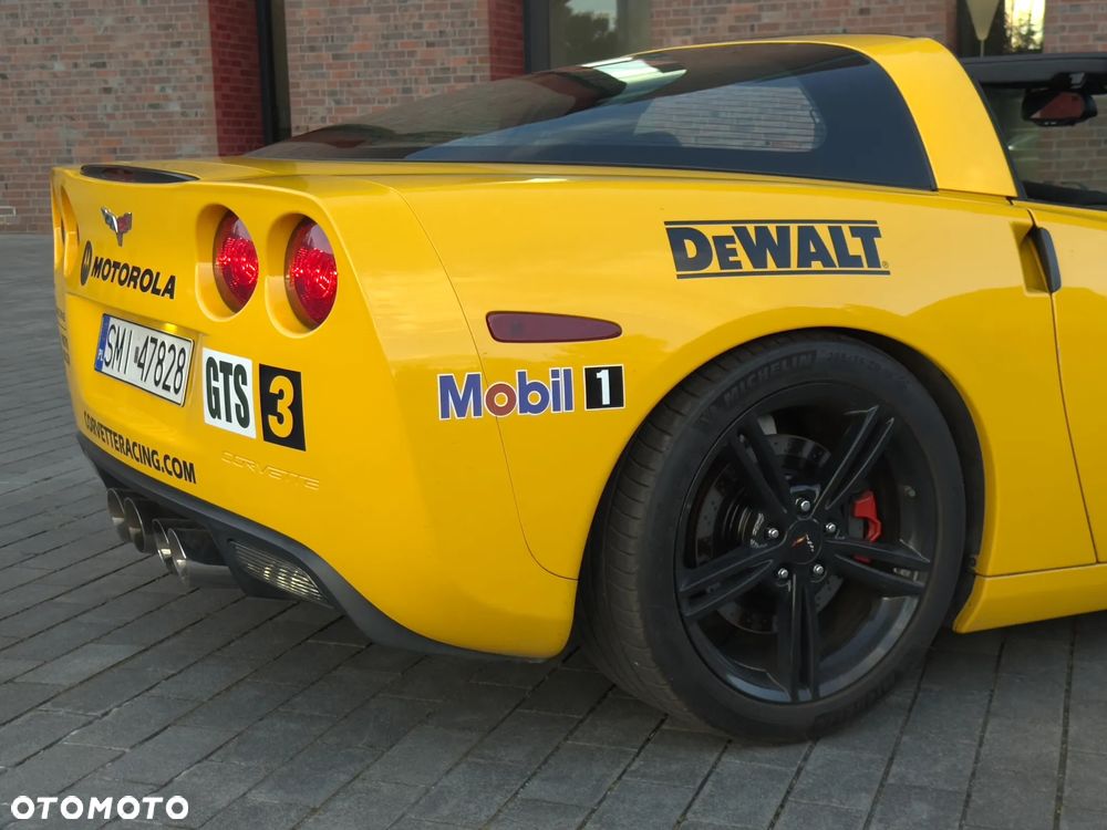 Chevrolet Corvette - 22