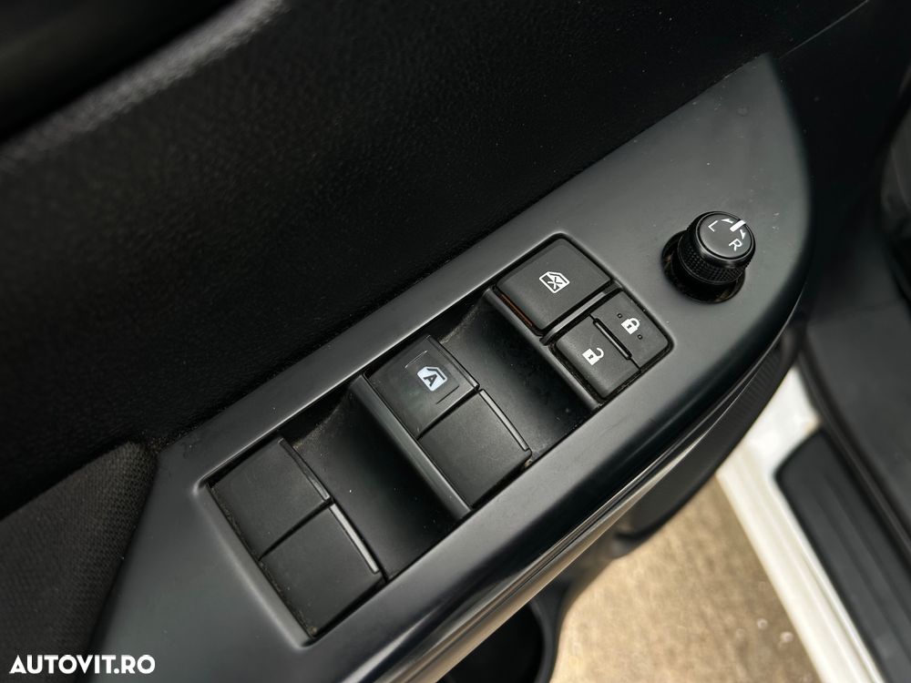 Toyota Hilux 2.4D 150CP 4x4 Double Cab 6MT Style - 35