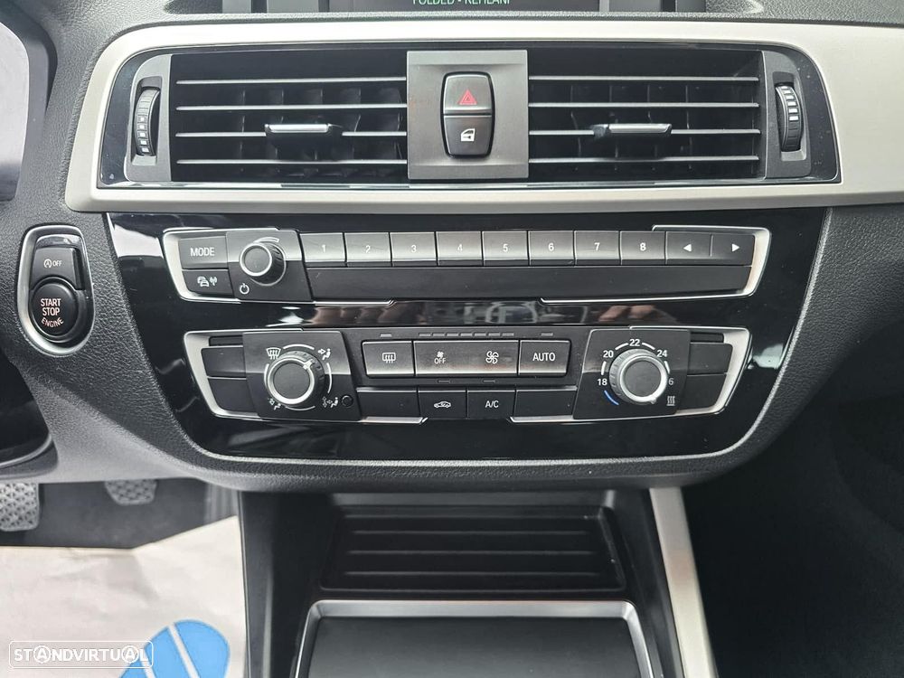 BMW 116 d Line Urban - 29