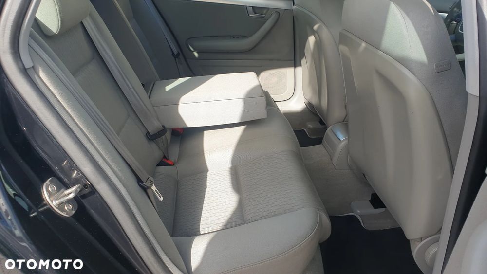 Audi A4 Limousine 1.8 T quattro - 11