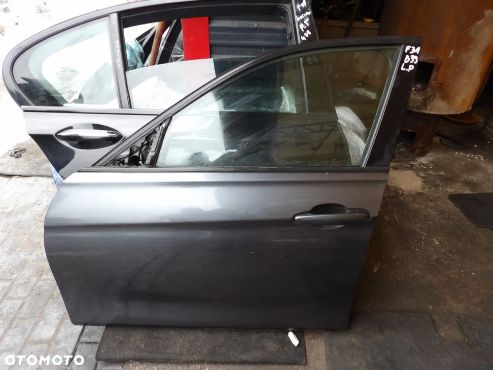 BMW - F30-F31 - KOLOR B39 - DRZWI LEWY PRZÓD - 1