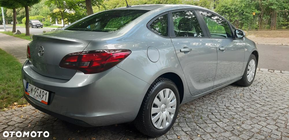Opel Astra 1.6 Enjoy - 26