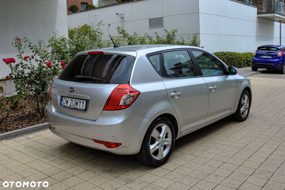Kia Ceed - 4