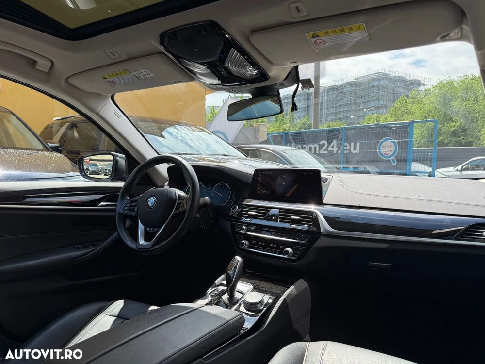 BMW Seria 5 520i Aut. Luxury Line - 7