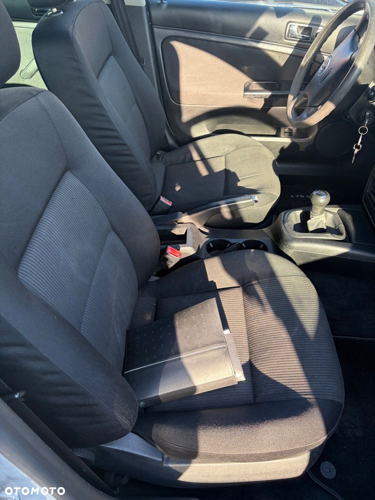 Volkswagen Passat 1.9 TDI Comfortline Family - 20